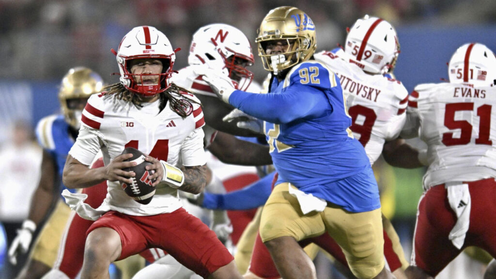Nebraska Outlasts UCLA 28-21 at Rose Bowl