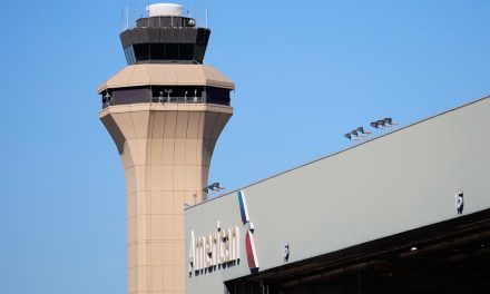 Flight delays persist as government shutdown leads to air traffic controller shortages