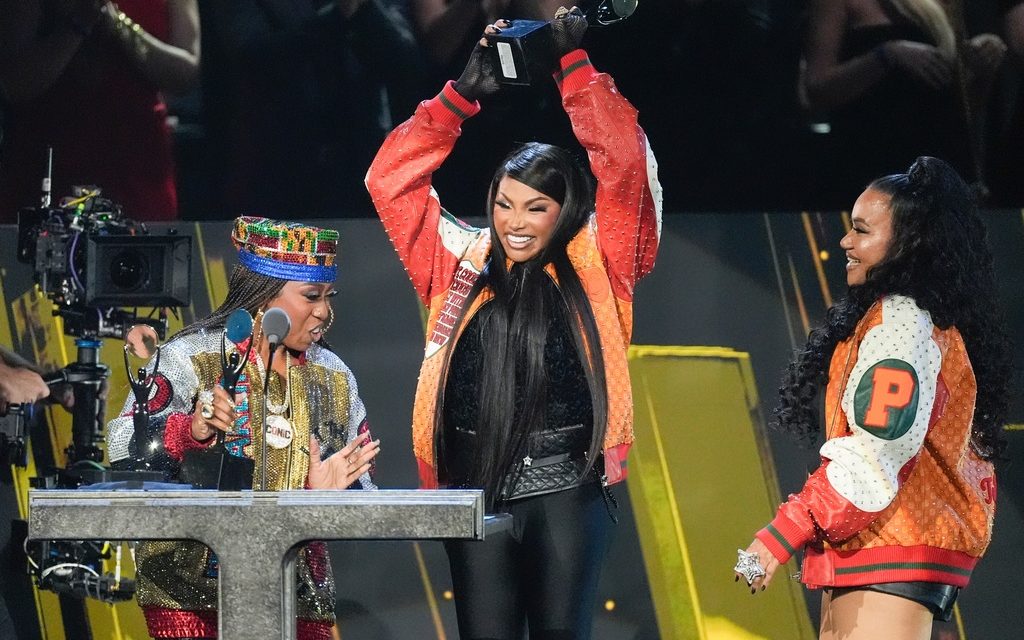 Salt-N-Pepa blaze the stage and Outkast reunites in style at 2025 Rock and Roll Hall of Fame ceremony