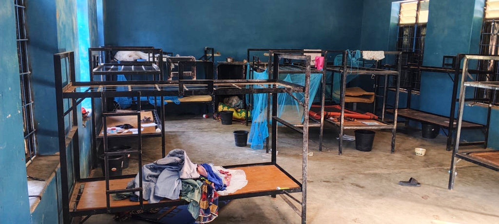 Pope calls on kidnappers in Nigeria to free 265 students and teachers after 50 pupils escape