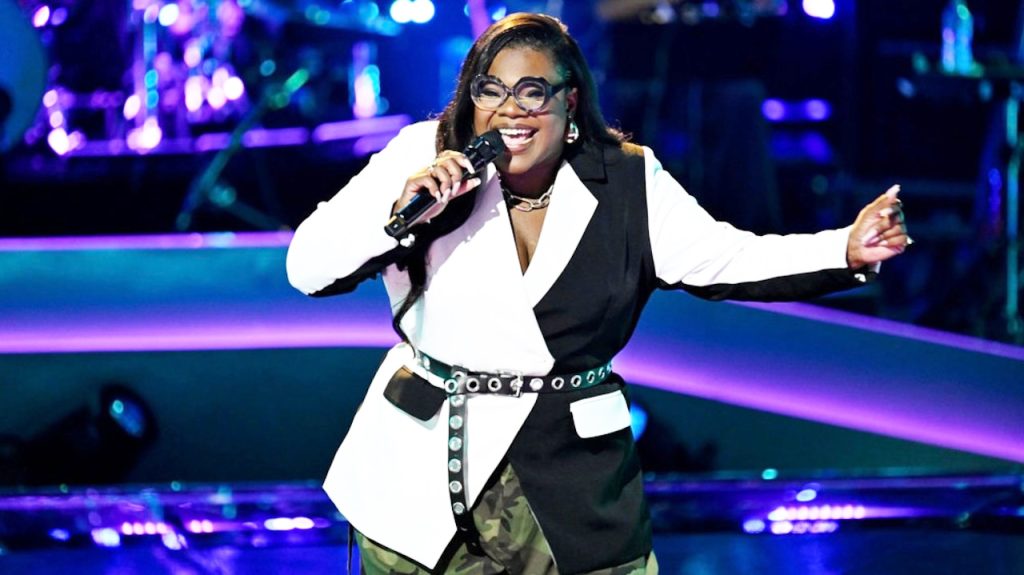 Alabama’s Jazz McKenzie Stuns in “The Voice” Knockouts, Secures Spot in the Playoffs