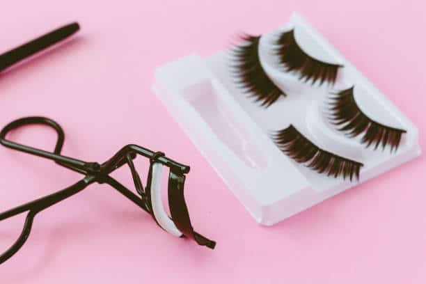 Are Eyelash Extensions Dangerous for Your Eyesight?