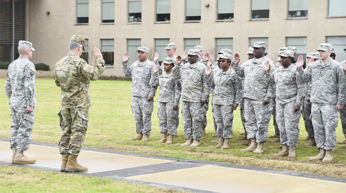 Ivey Signs Executive Order to Boost Alabama National Guard Recruitment, Readiness