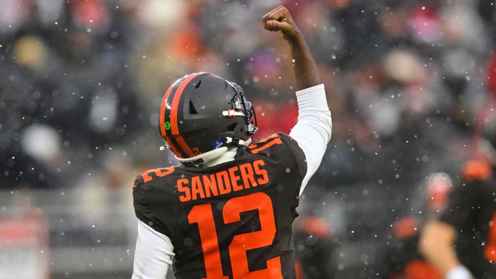 Browns finally hand keys to Shedeur Sanders after weeks of chaos