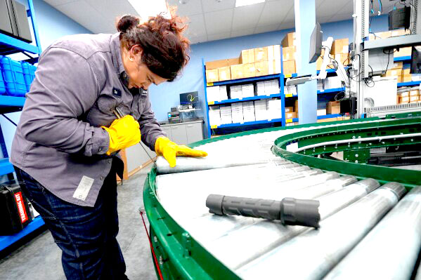 Sluggish hiring closes out a frustrating year for job seekers though unemployment slips to 4.4%