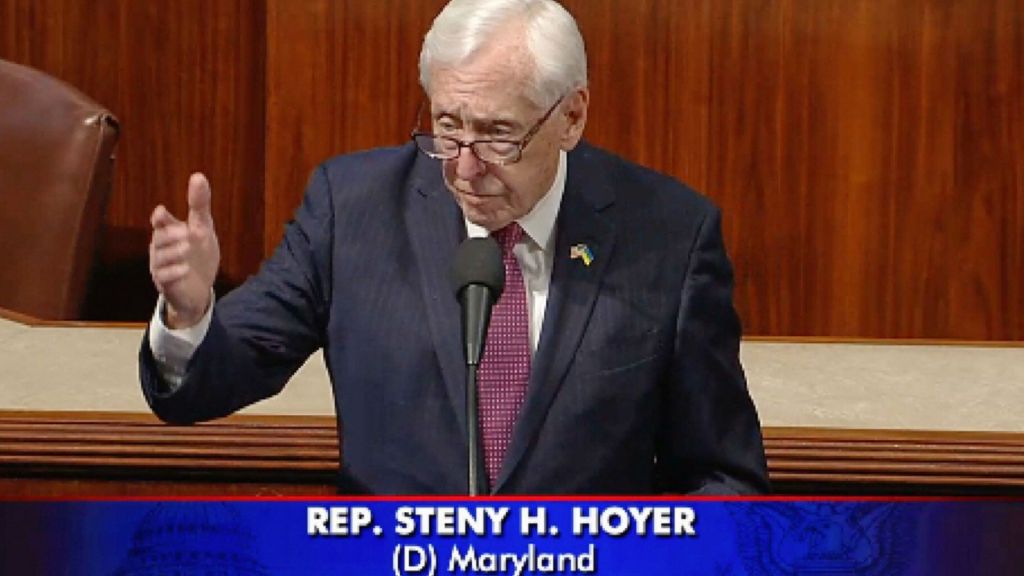 Hoyer laments House ‘is not living up to the Founders’ goals’ as he tells colleagues he’s retiring
