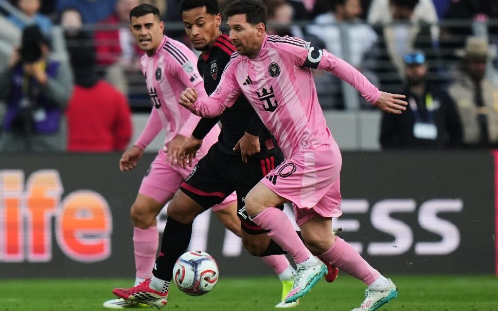 Messi lifts Inter Miami past D.C. United 2-1 before 72,026 in Baltimore