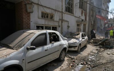 U.S. president pulls back on threats against Iran with 2-week ceasefire agreement